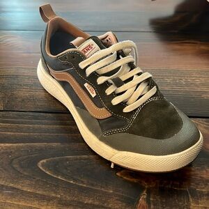 Vans Ultra Range exo suede